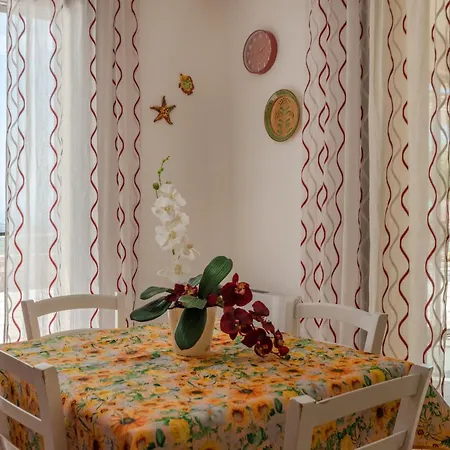 Villa Simona Con Giardino *