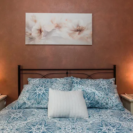 Simona Con Giardino Villa *