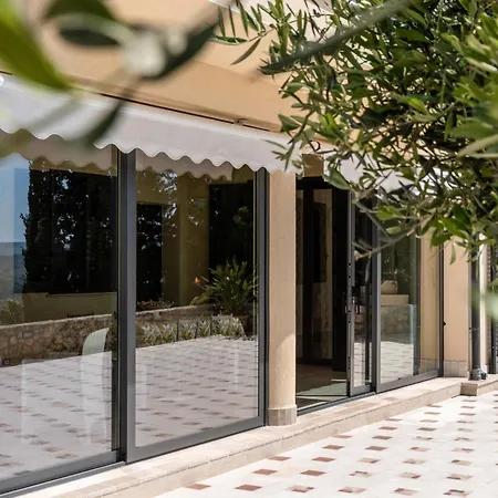 Villa Simona Con Giardino *